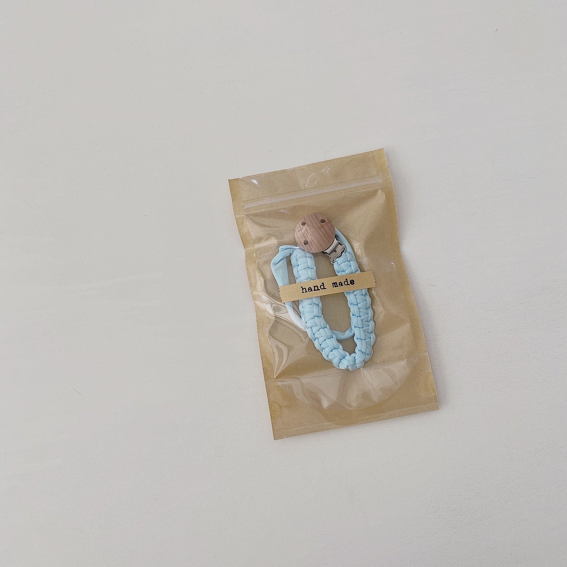 Catenella Porta Ciuccio in Cotone Intrecciato con Clip in Legno – Vari Colori