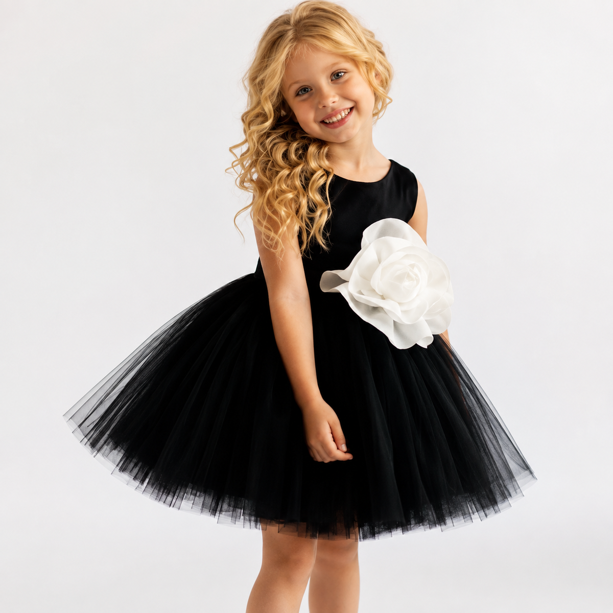 Vestito elegante bimba nero con mega fiore e tulle