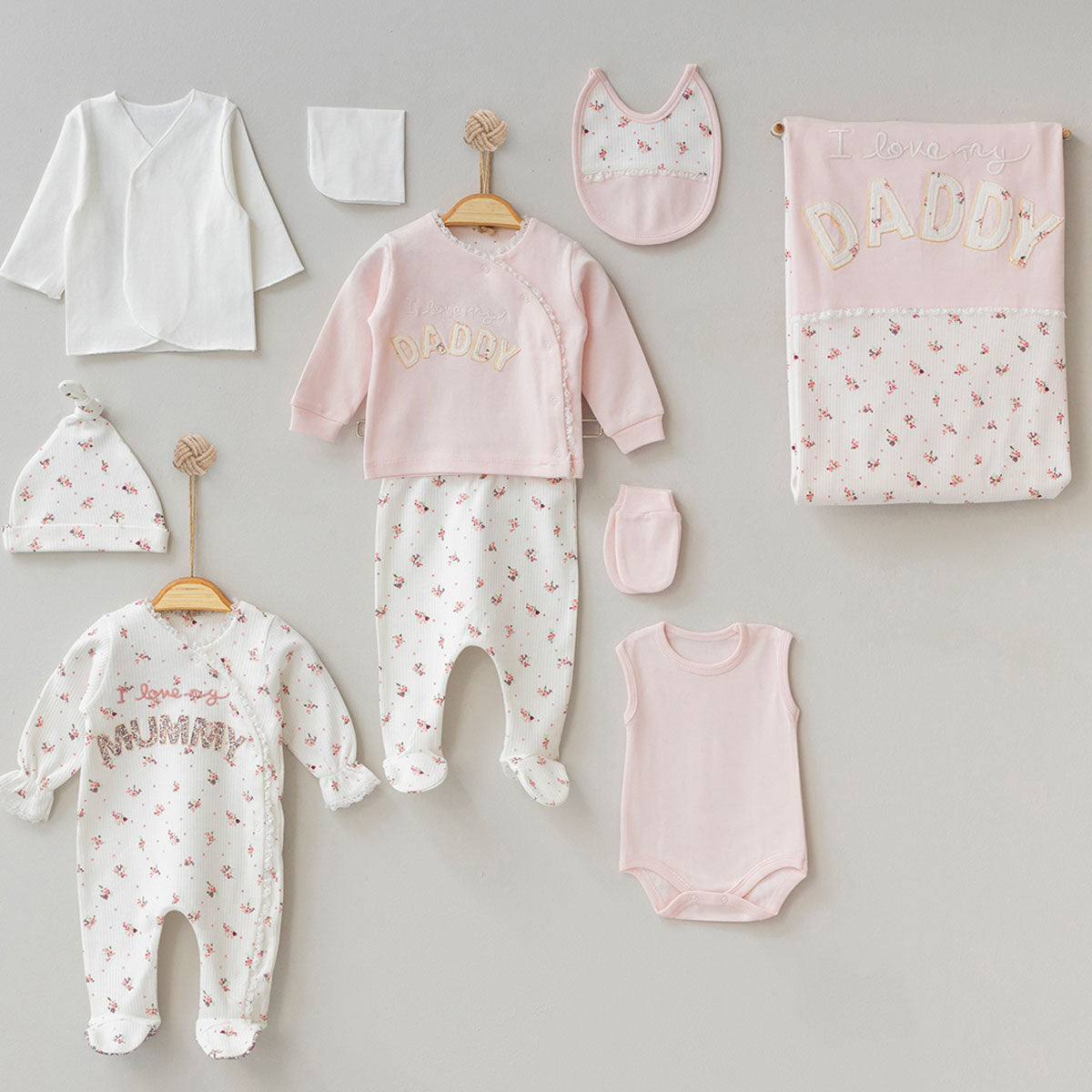 Corredino 10 Pezzi in Cotone Neonata "I Love My Daddy & Mummy"