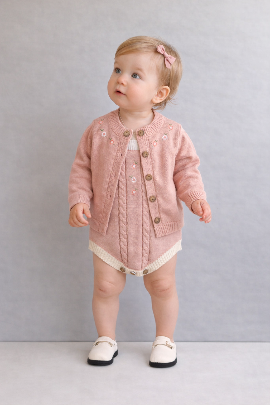 Completo bimba  in Maglia con Cardigan e Salopette - Rosa