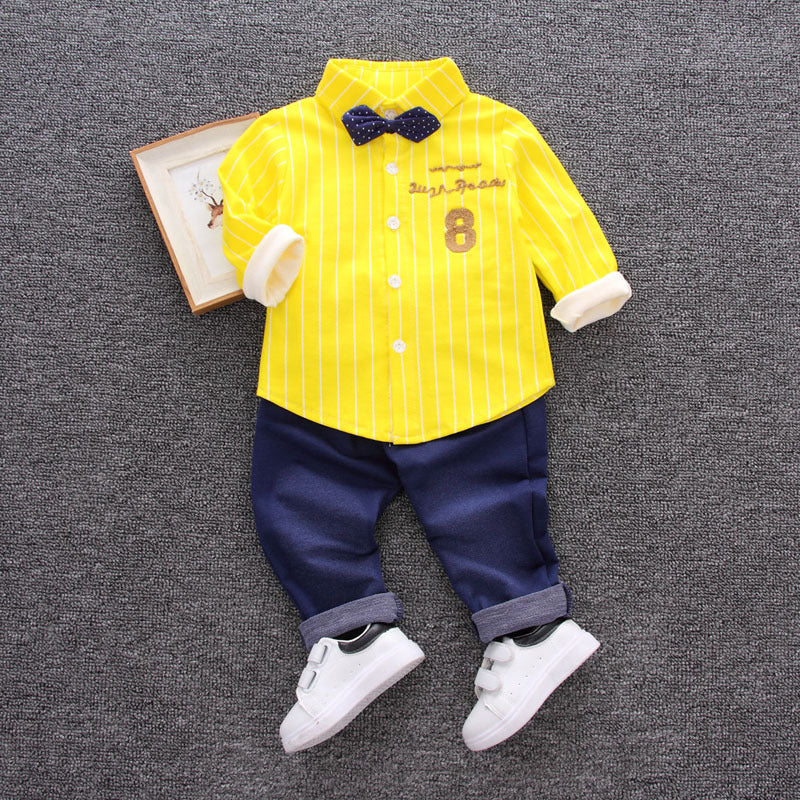 Completo Elegante Bimbo con Camicia a Righe, Papillon e Pantaloni