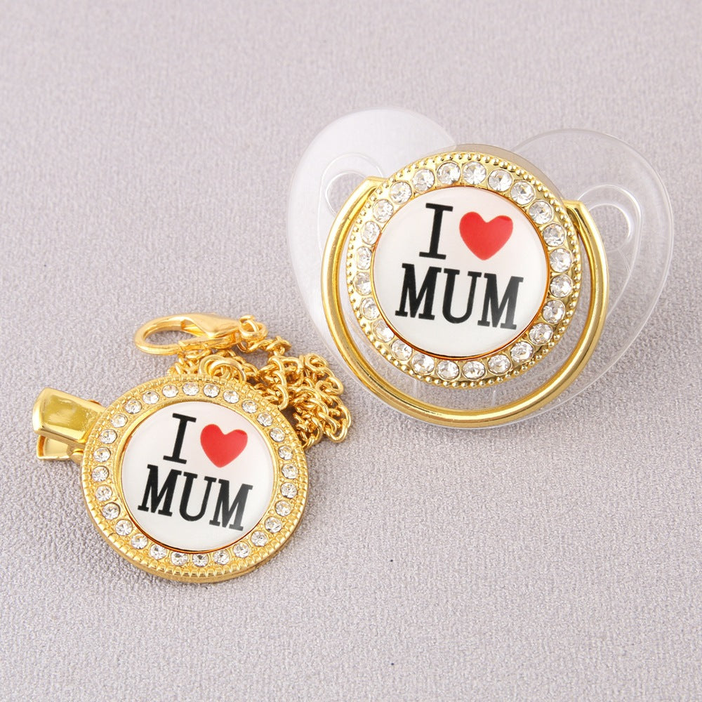 Set Ciuccio Trasparente con Catenella e Copri-Polvere – “I ❤️ MUM” con Cristalli (6-12 mesi)