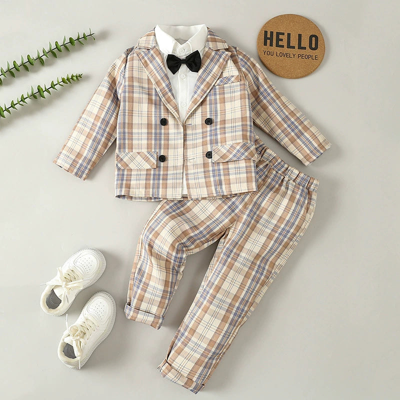 Completo Elegante Bimbo 3 Pezzi a Quadri – Giacca, Camicia con Papillon e Pantalone