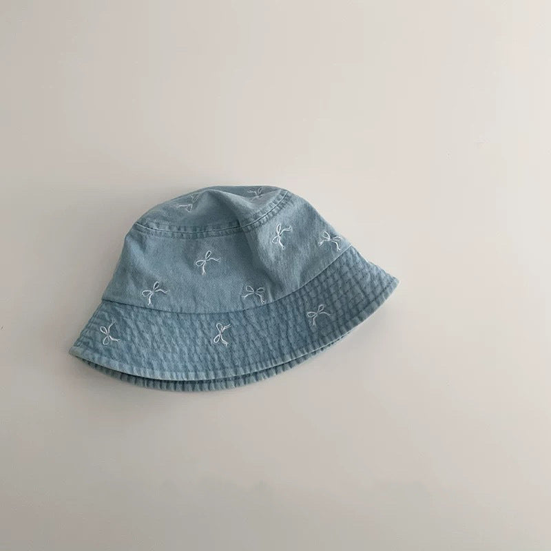 Cappello Bucket in Denim Ricamato