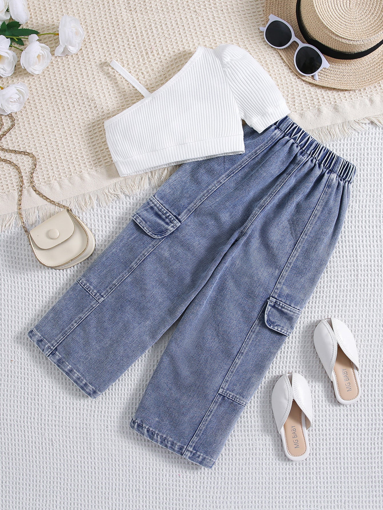 Completo bambina   Top monospalla e Pantalone cargo in denim