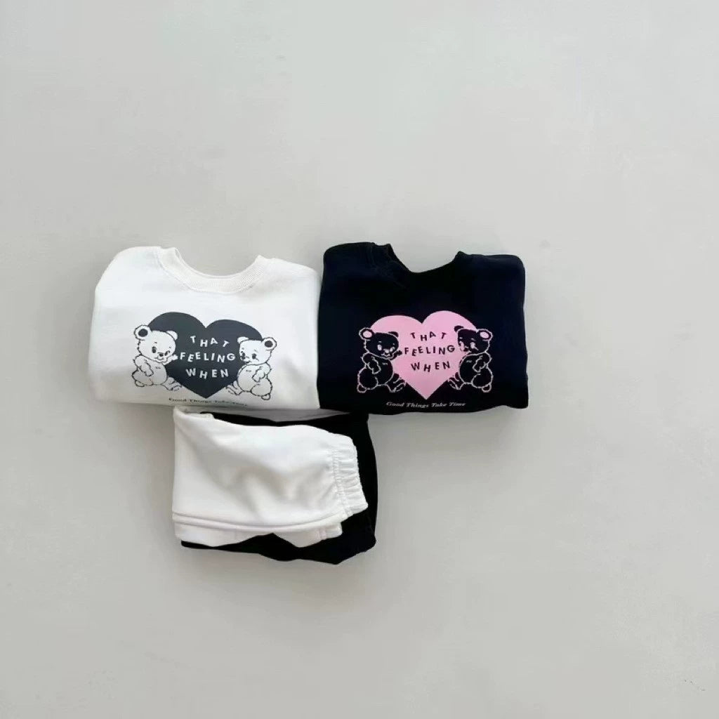 Completo Bimba con Orsetti – Felpa e Pantalone Svasato in Cotone Morbido