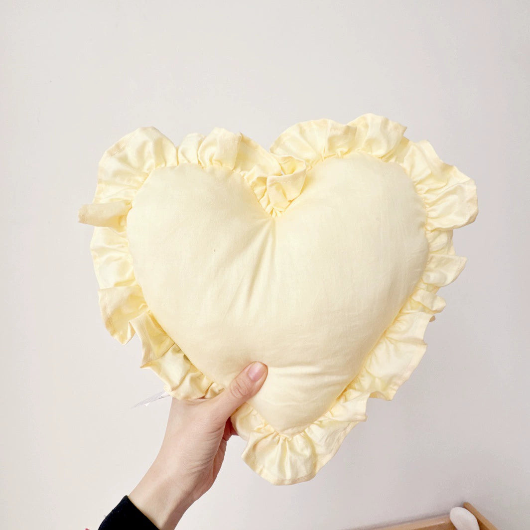 Cuscino Decorativo a Forma di Cuore con Volant