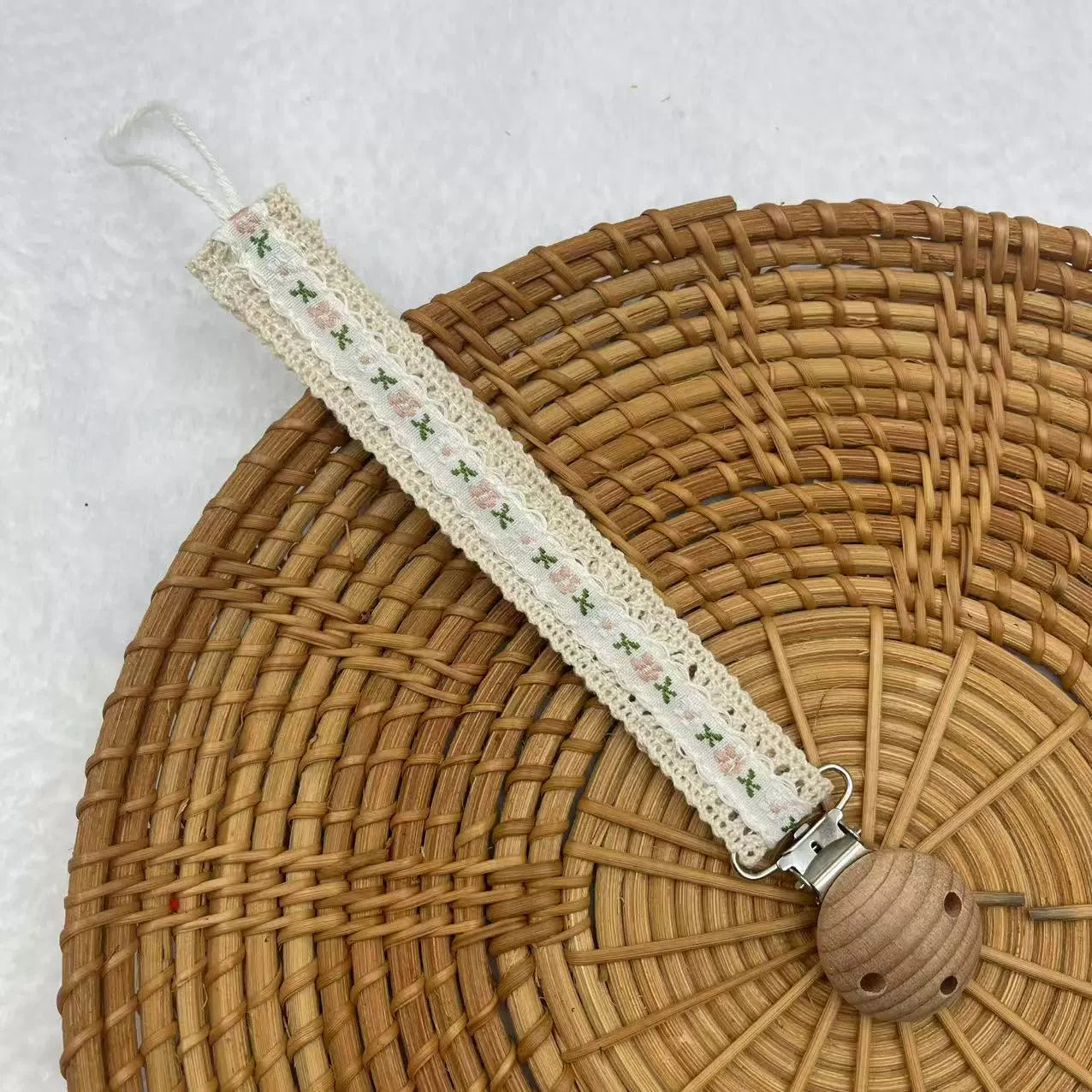 Portaciuccio Floreale in Cotone – Eleganza e Sicurezza per il Tuo Bambino