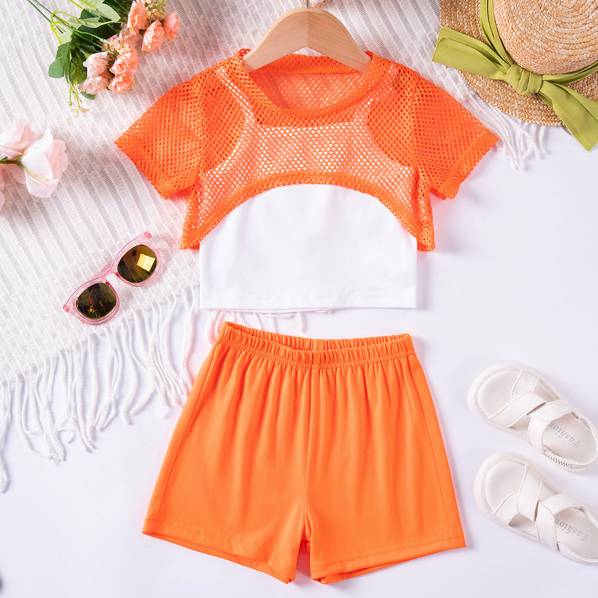 Completo Sportivo Estivo per Bambina con Top a Rete e Shorts