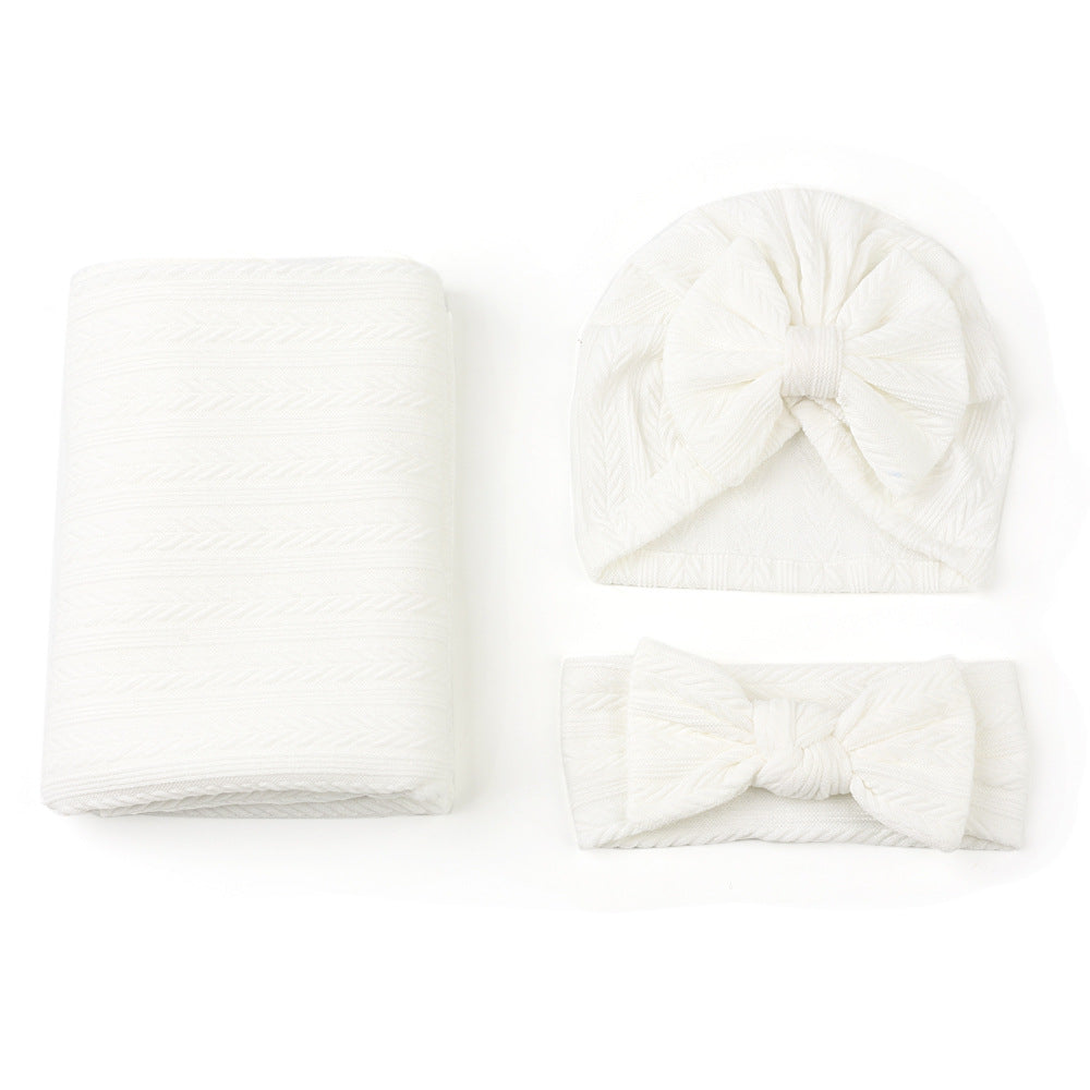 Set  3 Neonati con Coperta Fascia e Cappellino