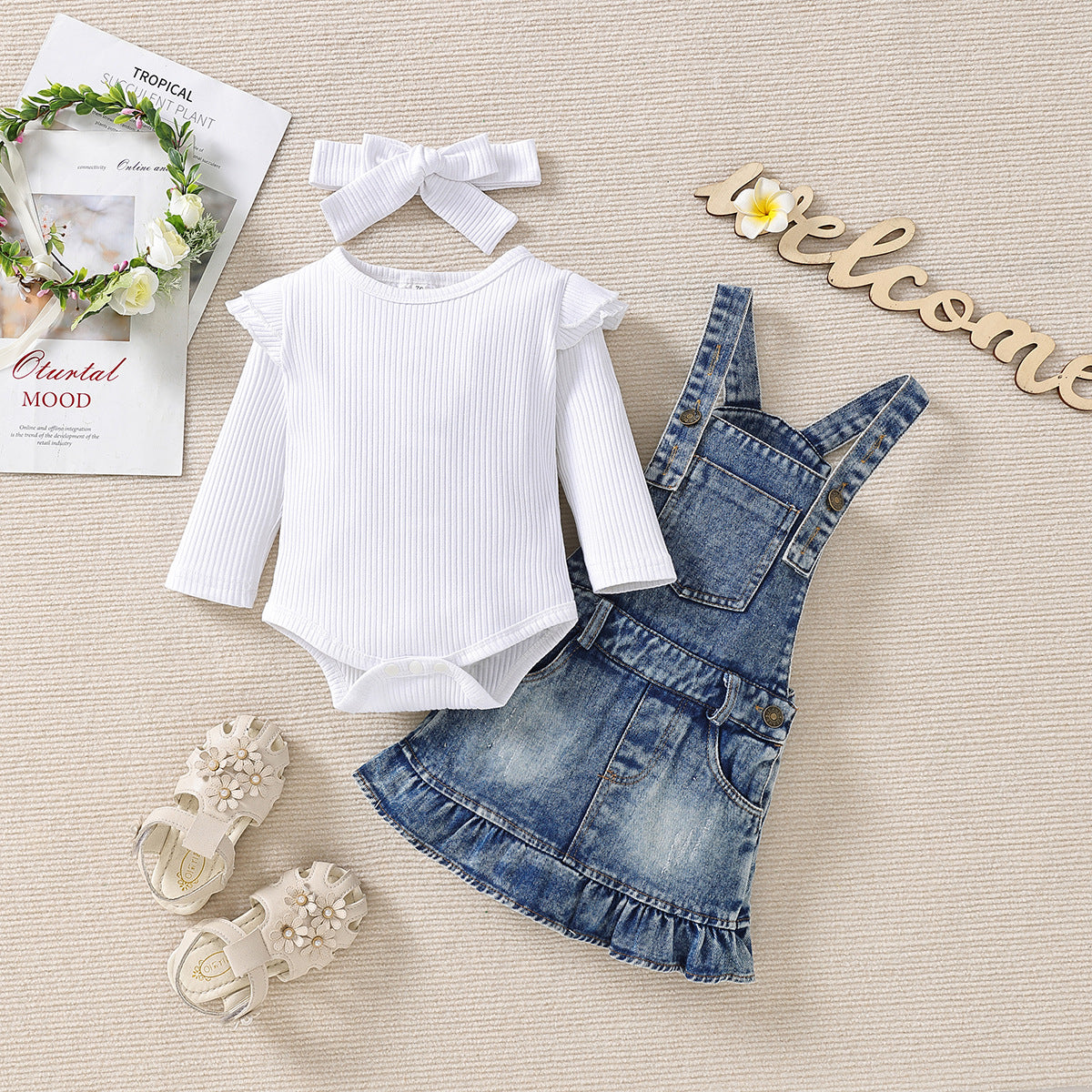 Completo Bambina 3 Pezzi  Body Bianco, Gonna Salopette in Jeans e Fascia