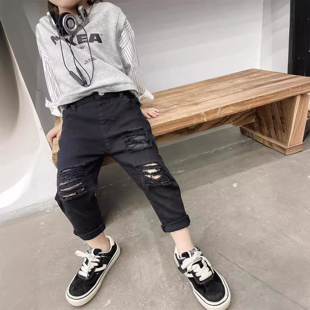 Jeans Strappati Bambino  Stile Urban in Bianco e Nero