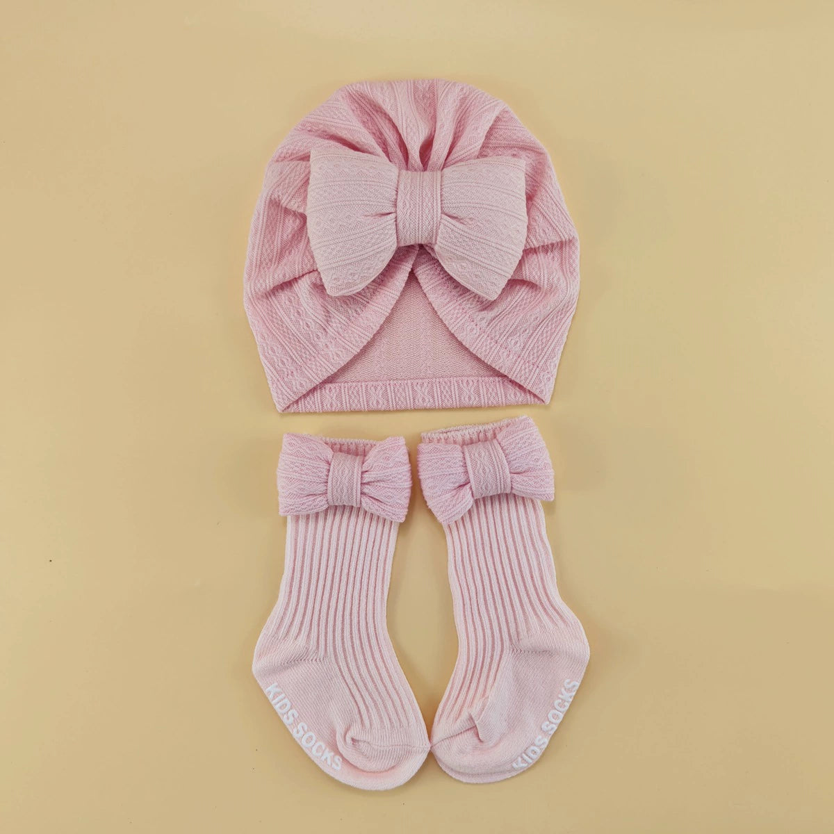 Set Cappellino + Calzini Maxi Fiocco (0-6 mesi)