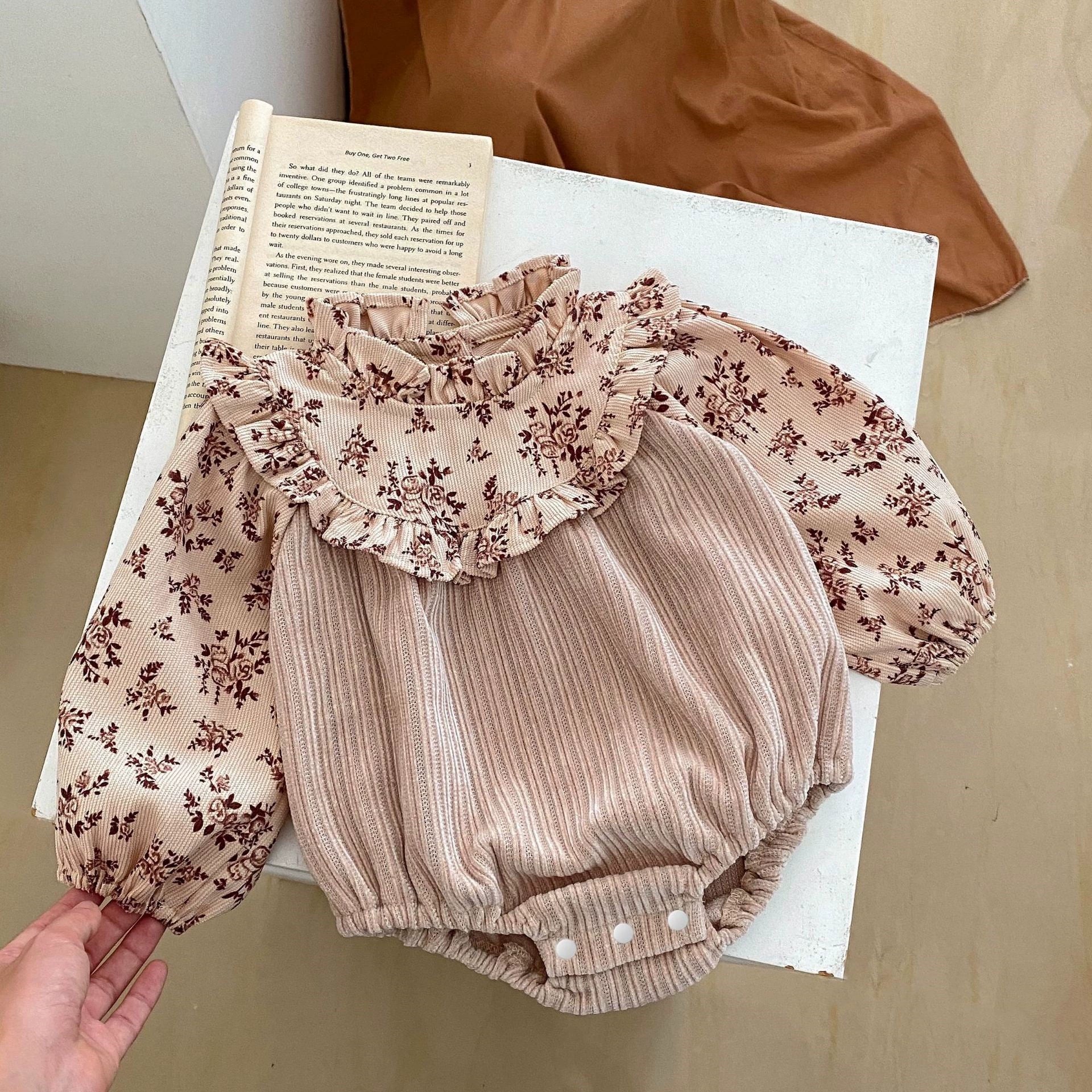 Pagliaccetto Bimba Boho Fiori & Costine – Autunno/Inverno