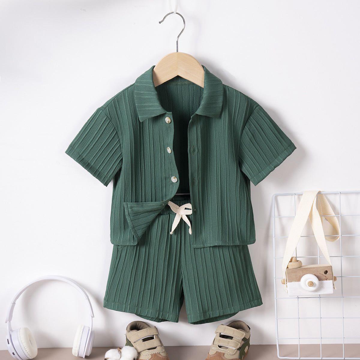 Completo Estivo Bambino in Cotone a Coste – Camicia e Shorts