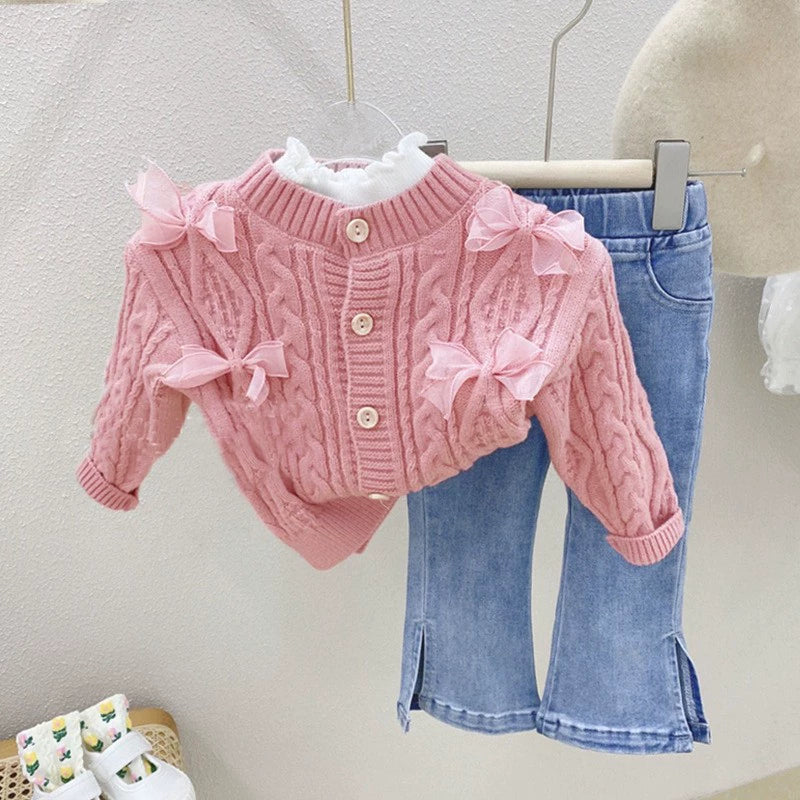 Completo cardigan fiocchi + jeans a zampa – Autunno/Inverno