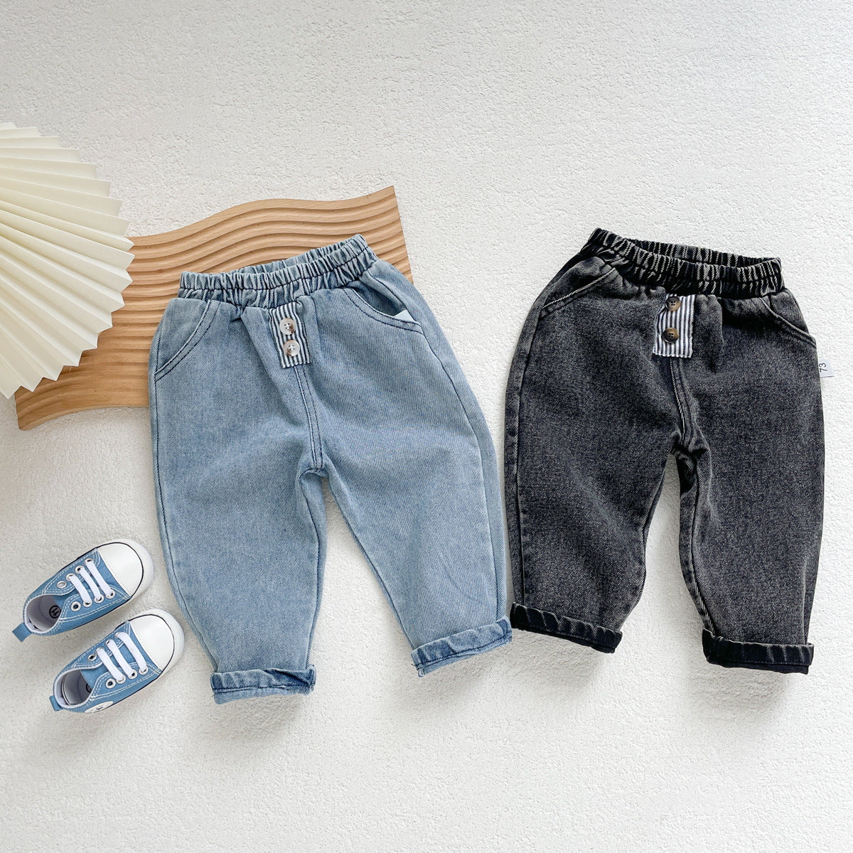 Jeans Bambino a Vita Elasticizzata   Azzurro Chiaro e Nero Washed