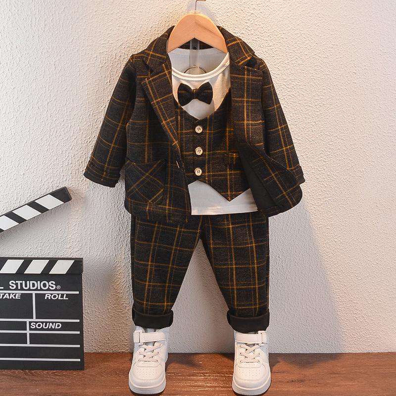Completo elegante bambino con giacca, gilet, pantaloni e papillon – fantasia a quadri