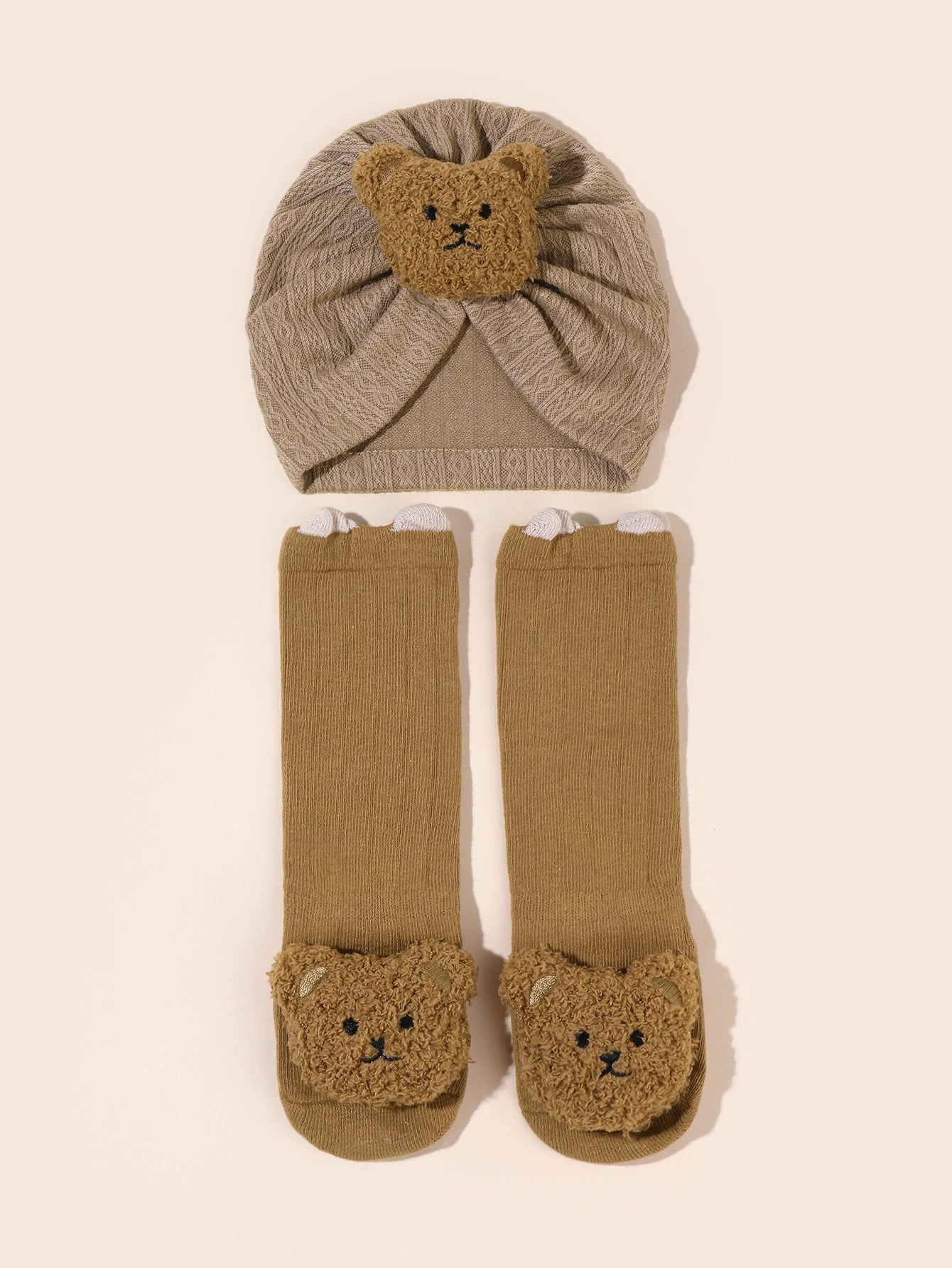 Set Cappellino + Calzini Orsetto Morbido (0-6 mesi)