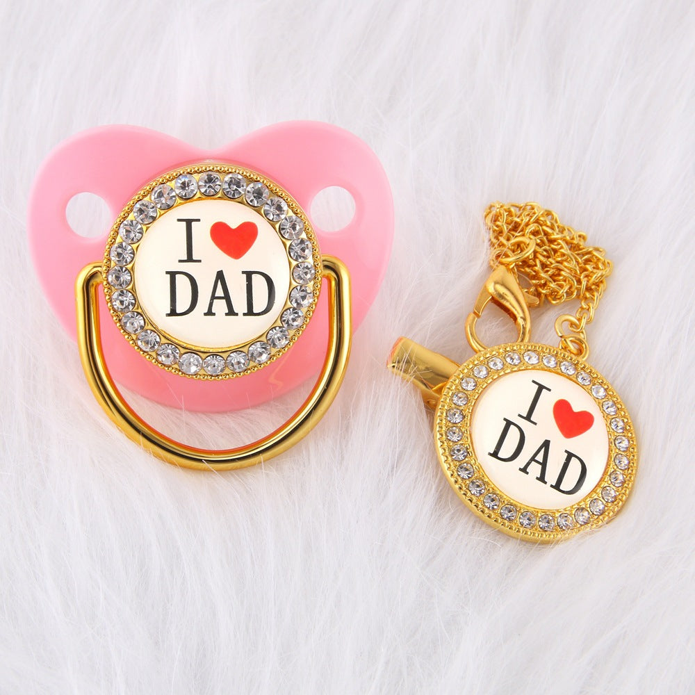 Set Ciuccio 6-12 mesi  con catenella "I ❤️ Dad" – Vari colori
