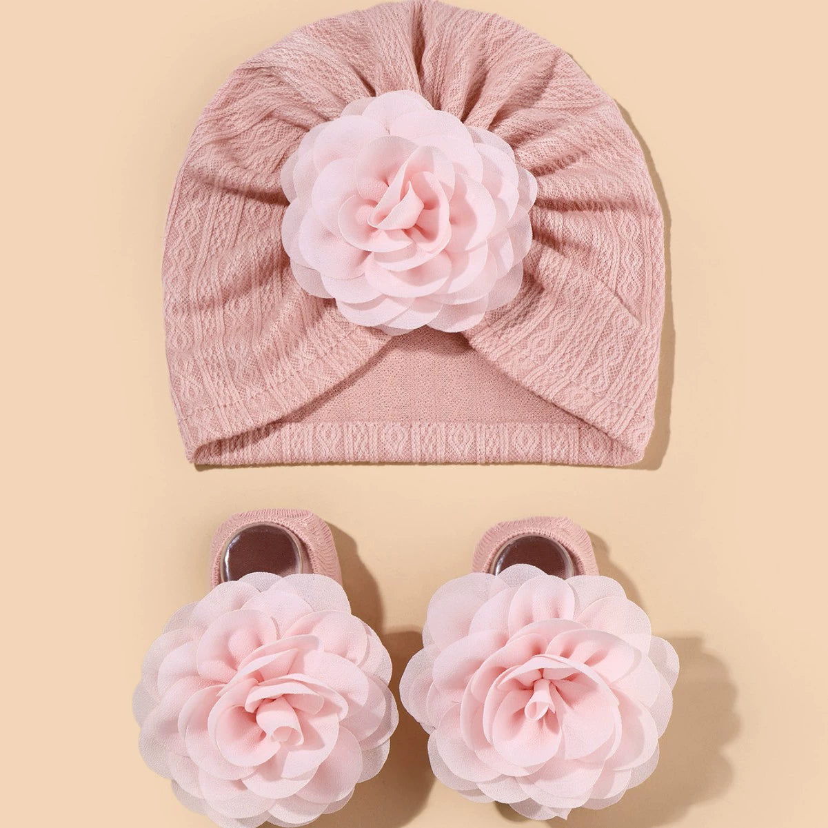 Set Cappellino + Scarpette Fiore – Elegance (0-6 mesi)