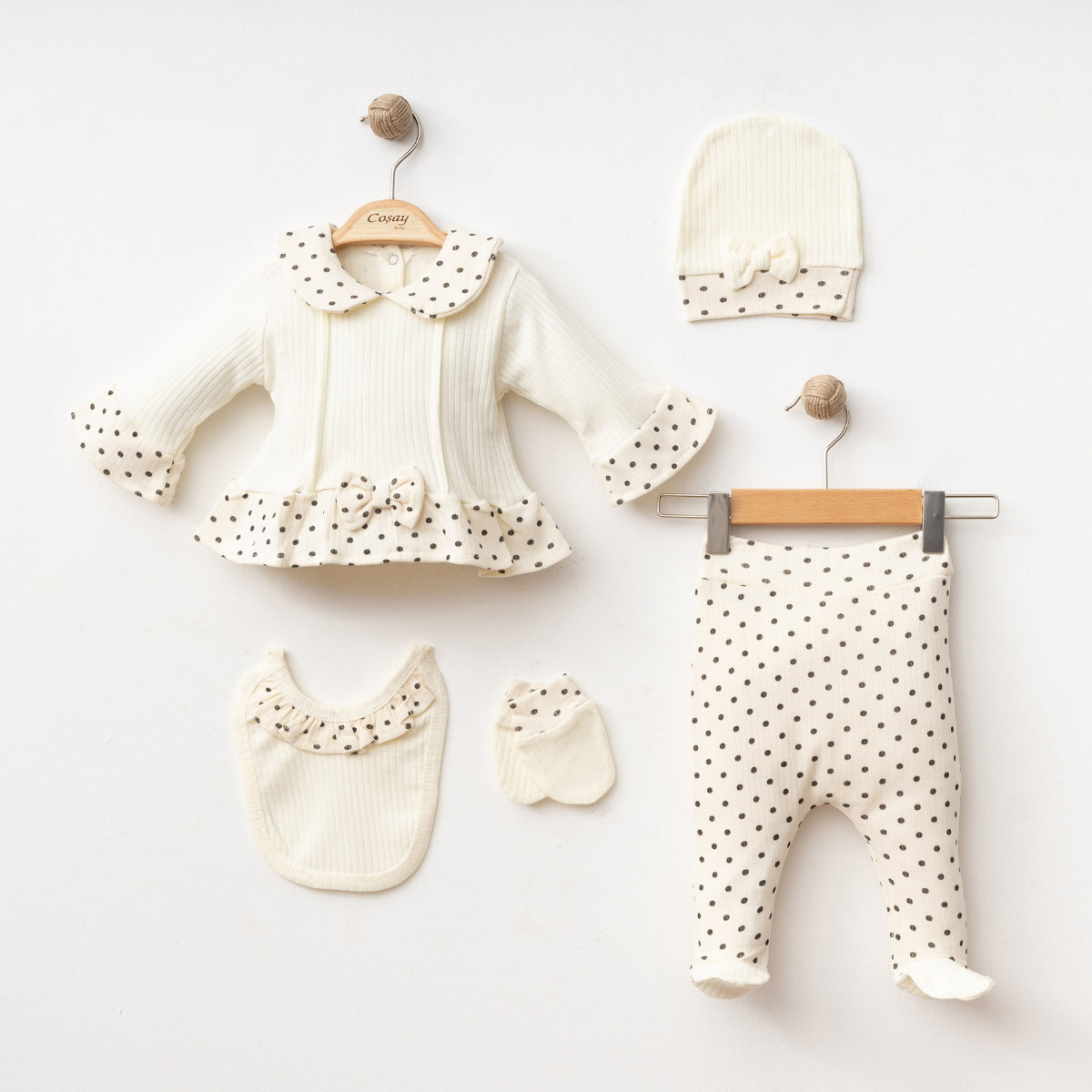 Set Neonata/ Bimba a Pois Elegante 5 Pezzi salmone in Cotone